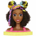 Lutka v izložbi Barbie Ultra Hair