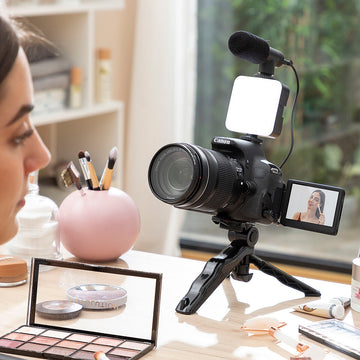 Kit Vlogging avec Lumière, Micro y Télécommande Plodni InnovaGoods 6 Pièces