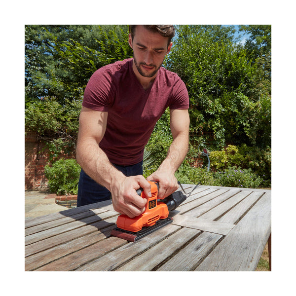 Orbitalni brusilnik Black & Decker BEW220 150 W