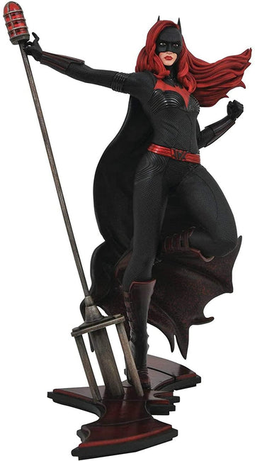 DC Gallery 9 Inch PVC Statue § Elseworld Batwoman